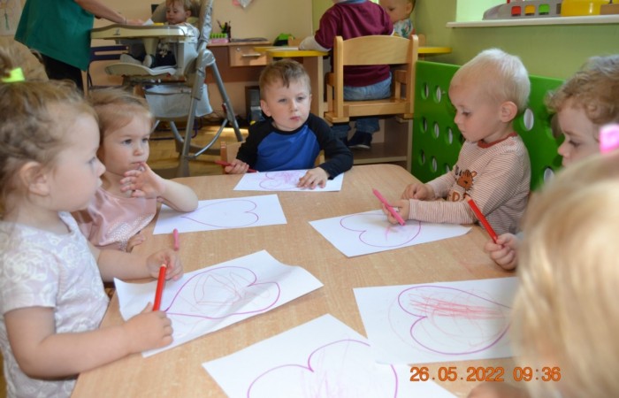 Krasnale obchodzą Dzień Mamy