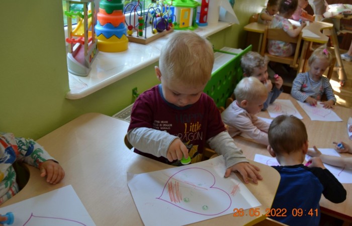 Krasnale obchodzą Dzień Mamy