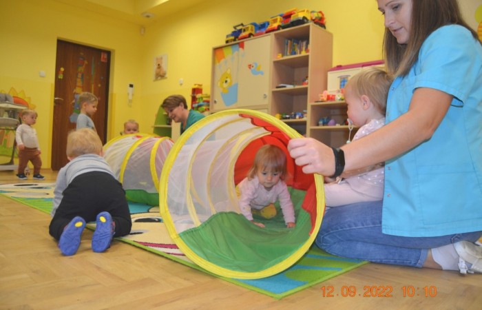 Żabki w tunelu