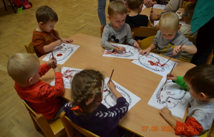 Misie poznają jeżyka