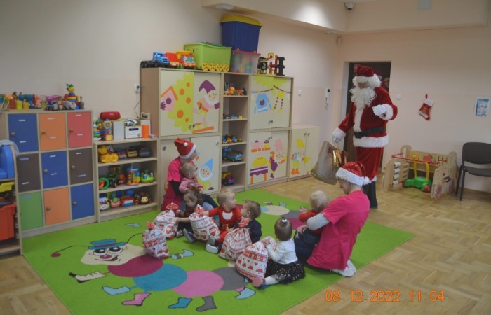 Wizyta Świętego Mikołaja u Krasnali