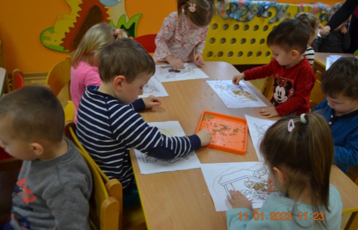 Ptaszki w karmniku