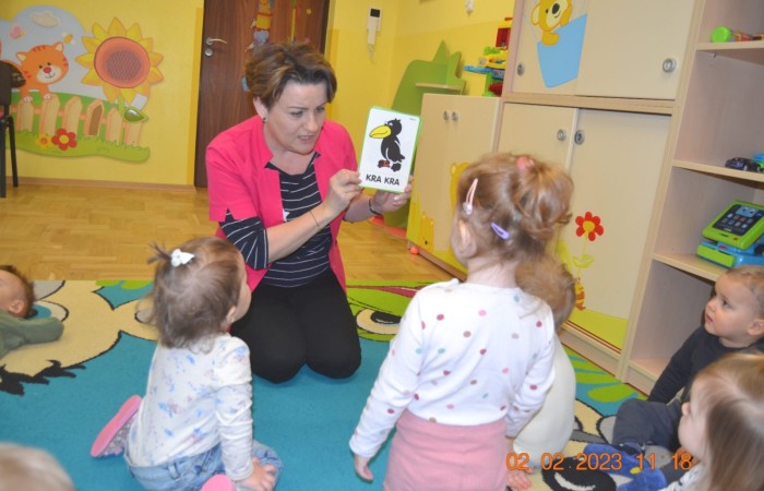 Zabawy chustą animacyjną u Żabek