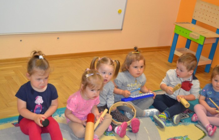 Misie uczą się grać na instrumentach