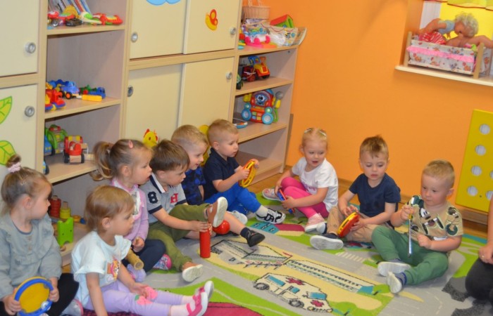 Misie uczą się grać na instrumentach