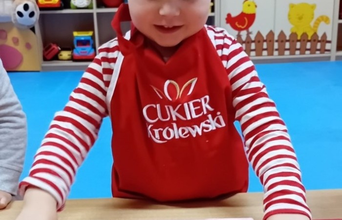 Misie przygotowują świąteczne pierniczki