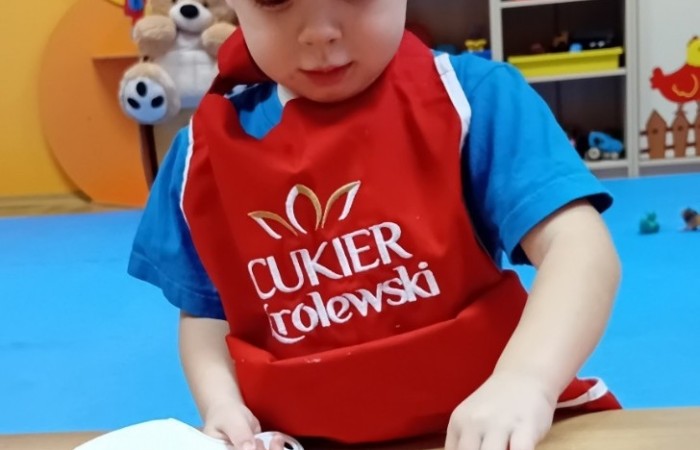 Misie przygotowują świąteczne pierniczki