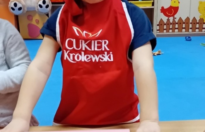 Misie przygotowują świąteczne pierniczki