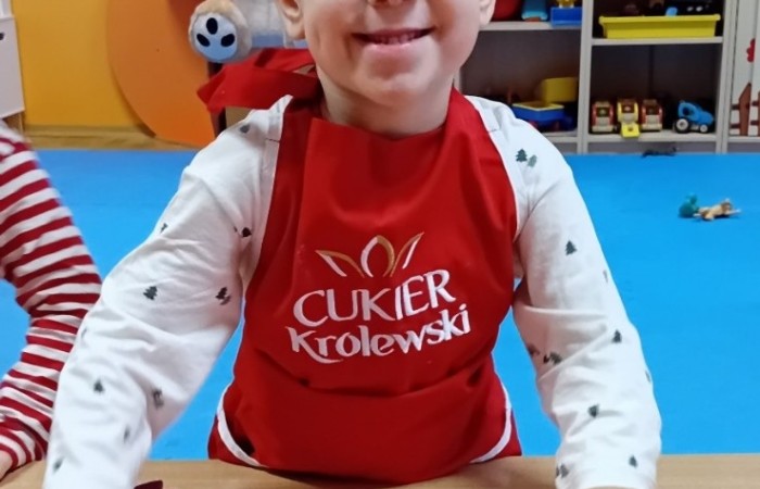 Misie przygotowują świąteczne pierniczki