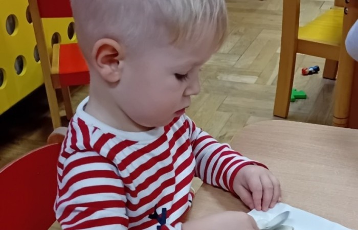 Misie przygotowują świąteczne pierniczki