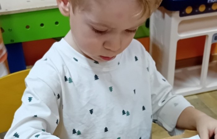 Misie przygotowują świąteczne pierniczki