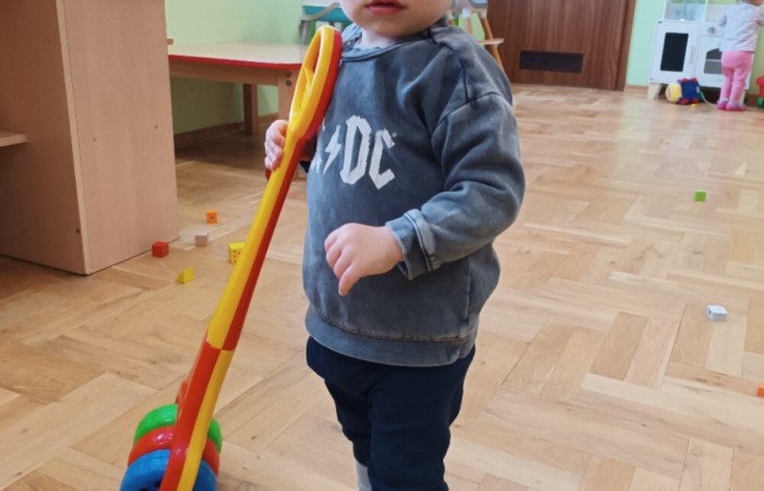 Zabawy dowolne na krasnalach
