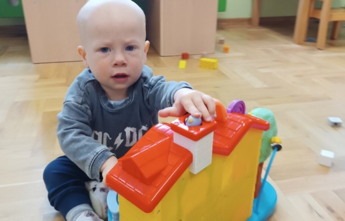 Zabawy dowolne na krasnalach